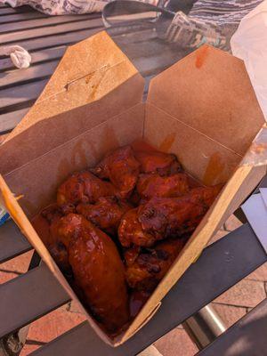 Buffalo wings, 10 per order