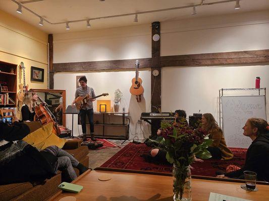 William Seiji Marsh Guitar Studio