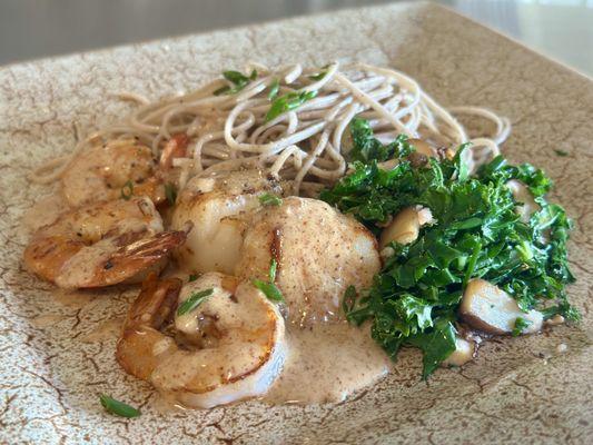 Holy cow the scallops and shrimp with peanut sauce, soba noodles, kale and shiitake salad. To die for.