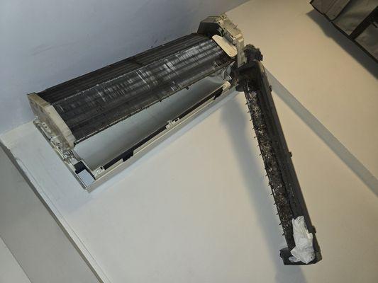 Deep cleaning wall mount unit