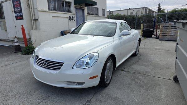 Lexus SC430 in White Gold Crystal Pearl Tricoat