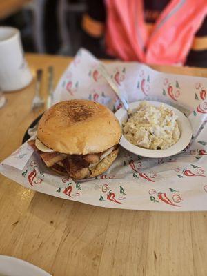 Grilled cvhicken sandwich with potato salad