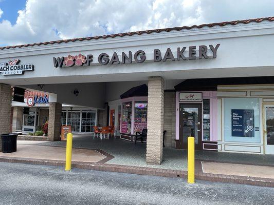 Woof Gang Bakery & Grooming