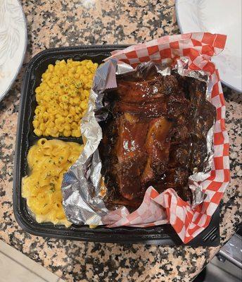 Large order BossDaddy short ribs, mac and cheese, corn.