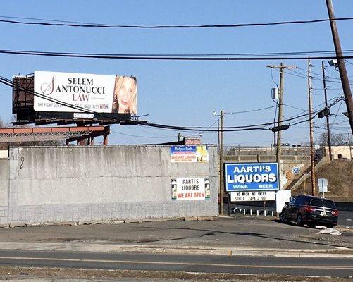 Aarti's World Discount Liquors