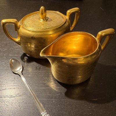 White Rabbit Boutique Antiques & Collectables