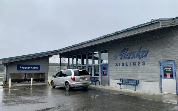 Gustavus Airport (GST)