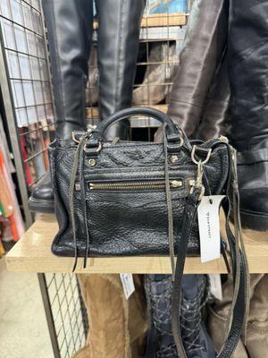 2nd STREET - Sherman Oaks