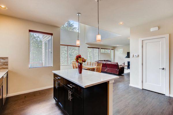 Elinor Dofredo - Compass