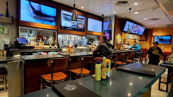 Bar/Storefront (01/16/23). #GuyFierisHighballLounge @GuyFieri #Burbank @Fly_BUR #Bar #Traveling