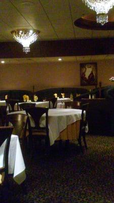 Beautiful, romantic setting with light jazz playing