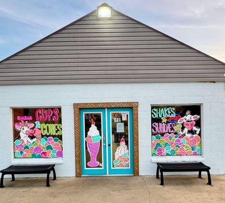Sweet Leona’s Ice Cream Shop