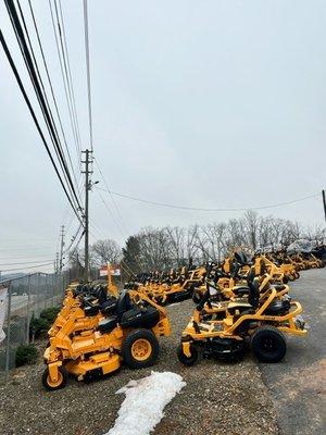 4 X 4 Country & Cub Cadet