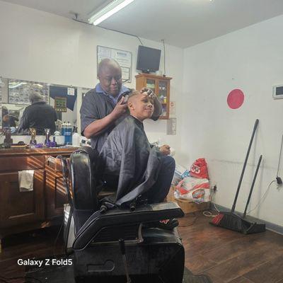 Howard's Barber Shop