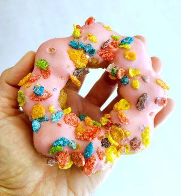 Strawberry fruit pebbles mochiNut