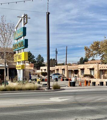 Trashy exterior front