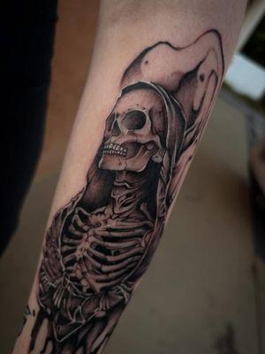 Black and grey skeleton tattoo done by Maddy!!