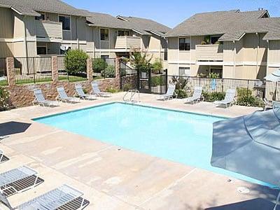 Bordeaux House Apartments