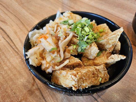 Fried stinky tofu