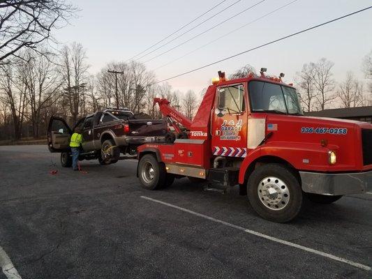 Click here for fast and dependable towing!