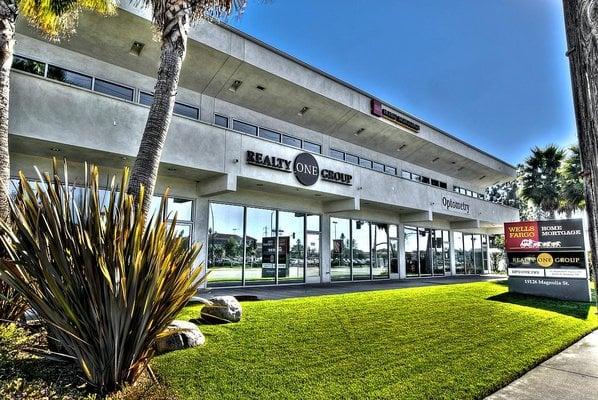 Oscar Ortega - Realty One Group