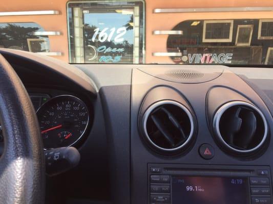 Bottom right, car time 4:19, sign on door, open 10-5. Not open at 4:19. They were open about 90 min prior. No Bueno.