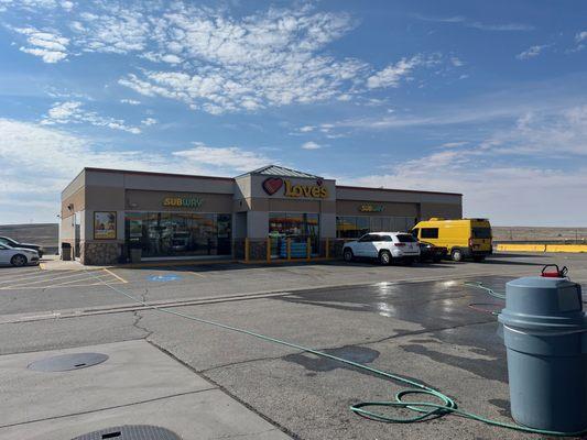 Love's Country Store