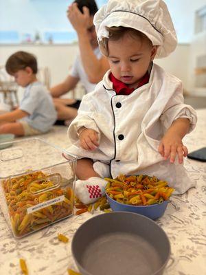 Classes for children ages 2 weeks to 5 years old. Baby massage - Kindergarten Prep