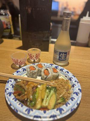 Sake, spicy tuna roll, veggies, rice