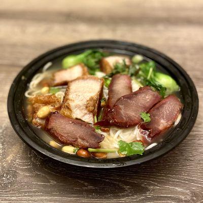 The Guilin / with BBQ beef & Crispy Pork