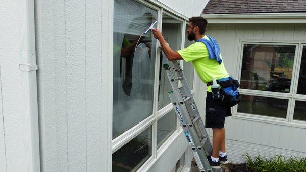Alex’s window washing