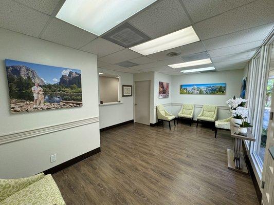 OC Center for Wound Healing Reception Room picture