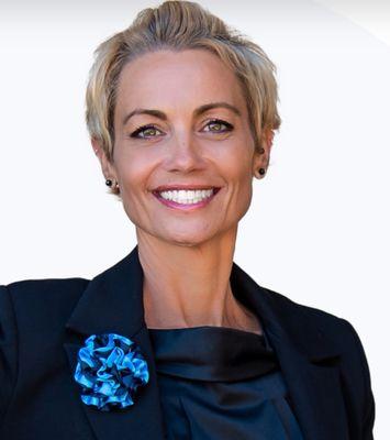 Katie Shaub is an energy healing practitioner, medical medium, and coach who specializes in past trauma healing for business professionals.