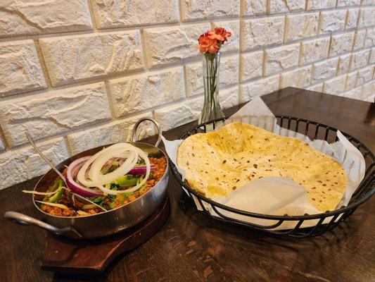 Tawa roti and chicken mirch qeema