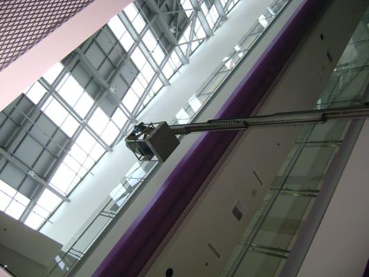 Shopping Center Cleaning in Los Angeles