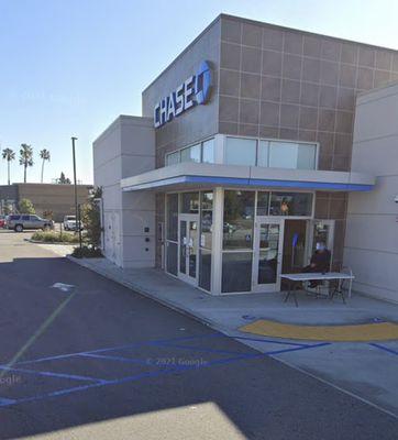 Chase bank front entrance off PCH.