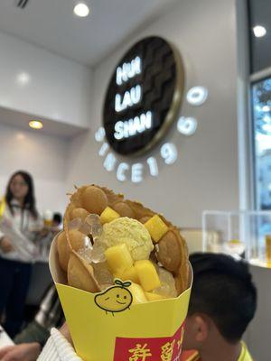 hong kong bubble pancake with mango ice cream anx toppings