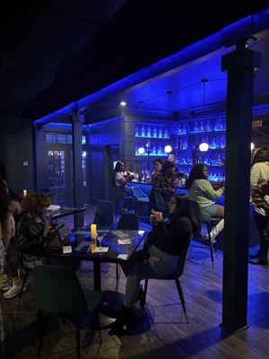 Vogue Bar & Cafe