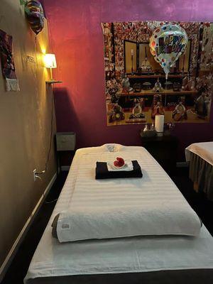 We will give away small Japanere gifts when you buy Couple coupons on Mother's Day on May 2, 3, and 4 day