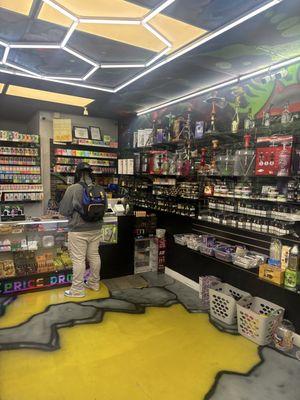 Clean smoke shop and I love the floor