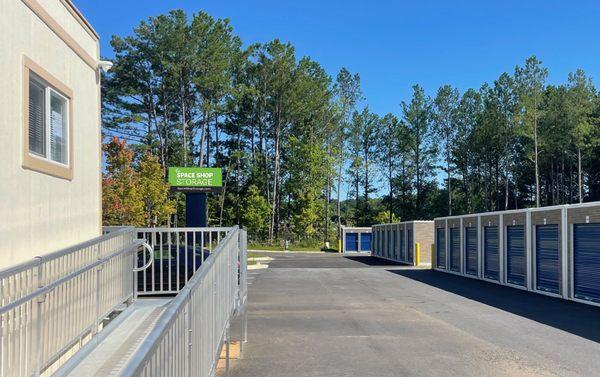 Space Shop Self Storage - Douglasville