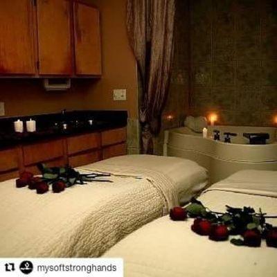 Beautiful room with soft oils, hot towels and Aroma Therapy..