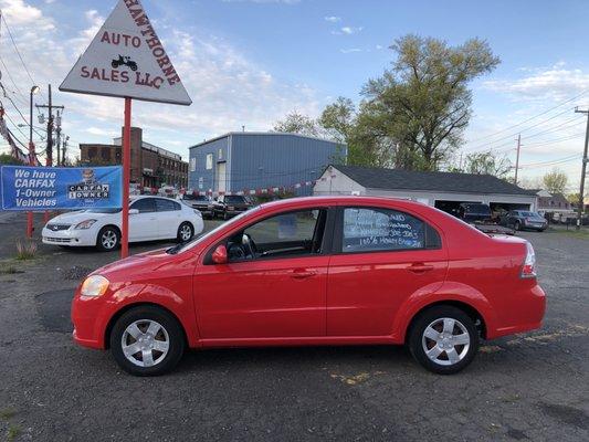 BEAUTIFUL CHEVY AVEO ONLY 25,000 MILES...WOW!!! THIS WONT LAST CLEAN!!!