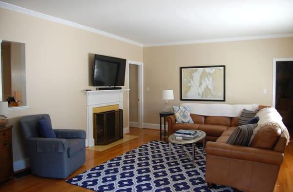 Beautifully renovated 4 bedroom home in the heart of historic downtown Annapolis with parking.