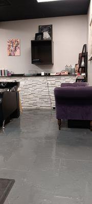 Waiting area near shampoo station