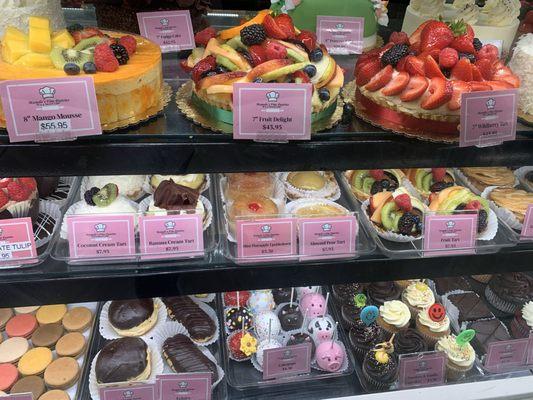 Mamolos Fine Pastries