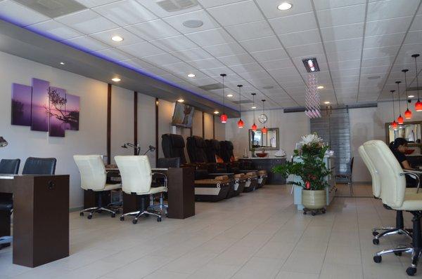 M Nails & Spa