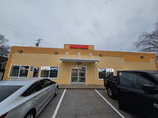 Your go-to convenience store, Smoke Shop and Fried Chicken.