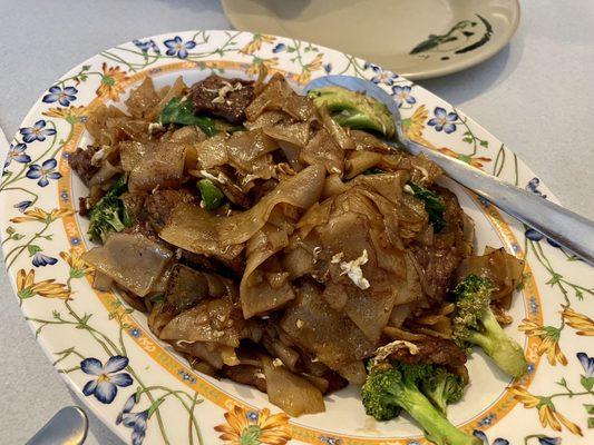 Paht See-Iw Noodles w/Beef. Delicious and flavorful!
