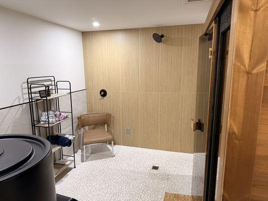 Sauna and cold plunge